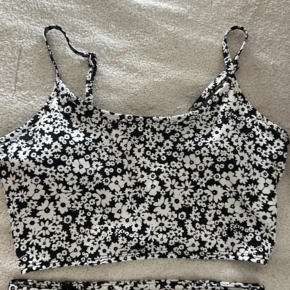 Victoria Secret Set - Picture 2 of 4
